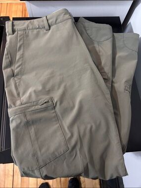 REI Outdoor Pants in Olive
